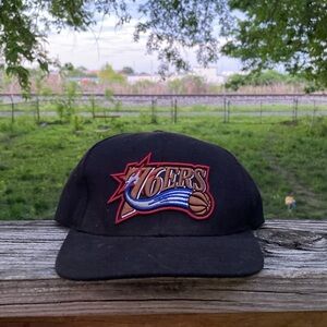 Mitchell & Ness Black 76ers Snapback Cap